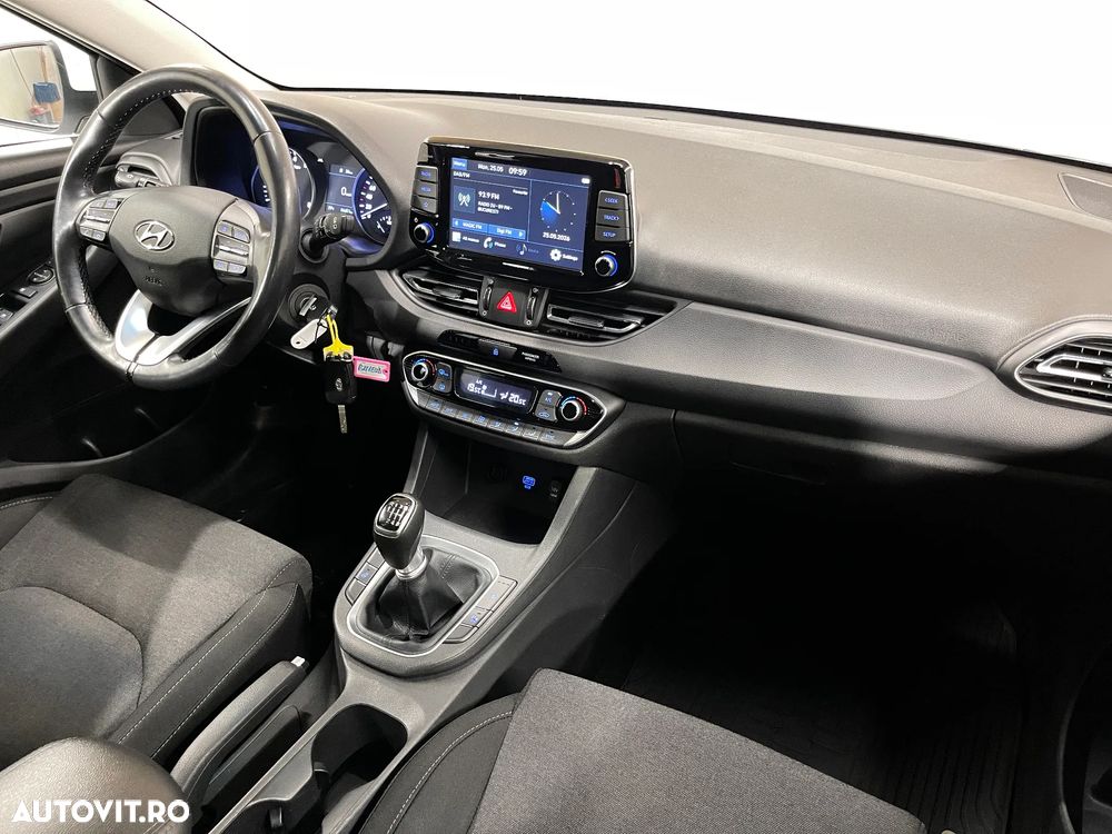 Hyundai i30 1.5 110CP M/T Highway - 9
