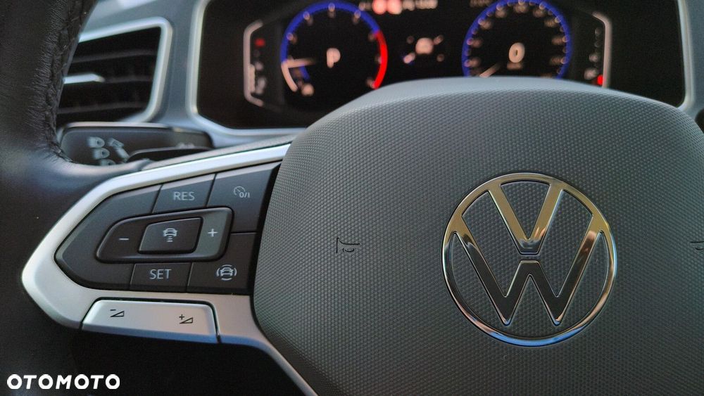 Volkswagen T-Roc - 16