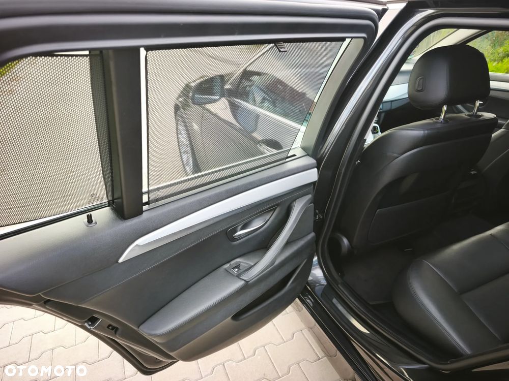 BMW Seria 5 520d Luxury Line - 15
