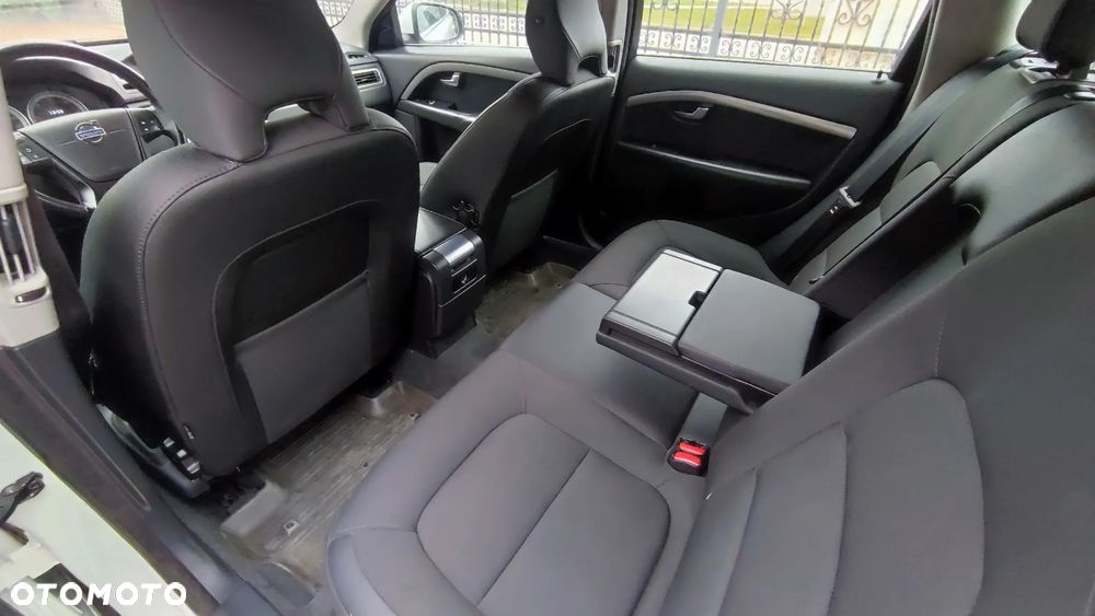 Volvo V70 D5 AWD Kinetic - 27