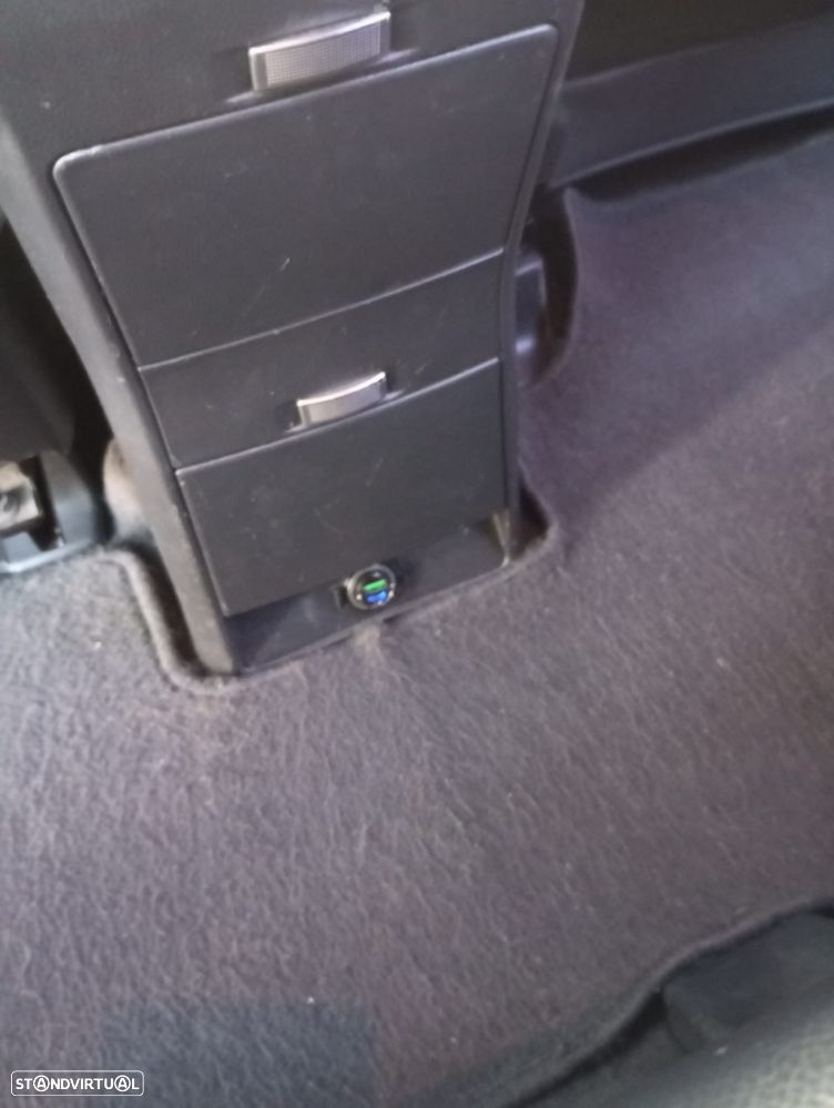 Chevrolet Captiva 2.0 VCDi Seven 7L - 10