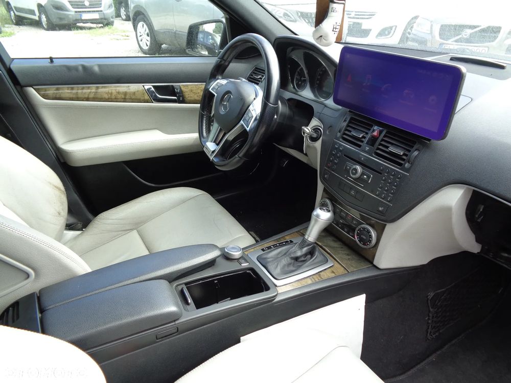 Mercedes-Benz Klasa C 320 CDI Elegance 4-Matic - 14