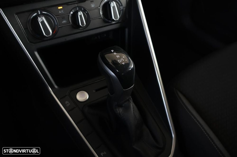 VW Taigo 1.0 TSI Urban DSG - 15