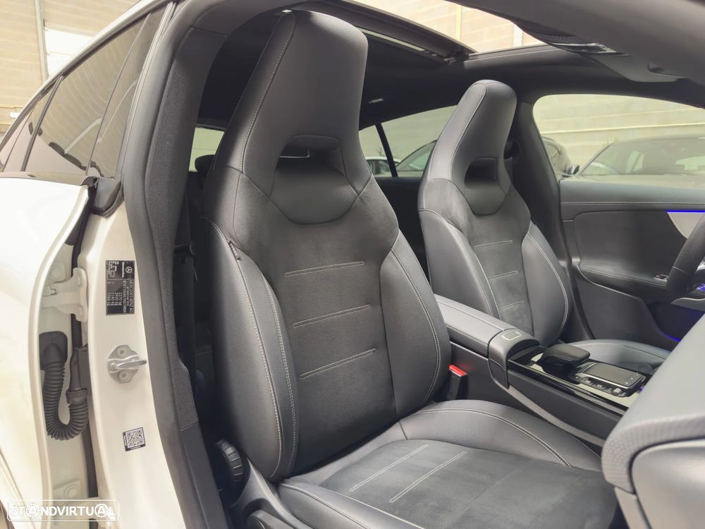 Mercedes-Benz CLA 250 e Shooting Brake AMG Line - 12