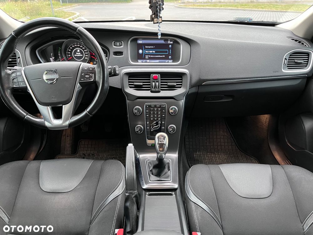 Volvo V40 D3 Momentum - 11