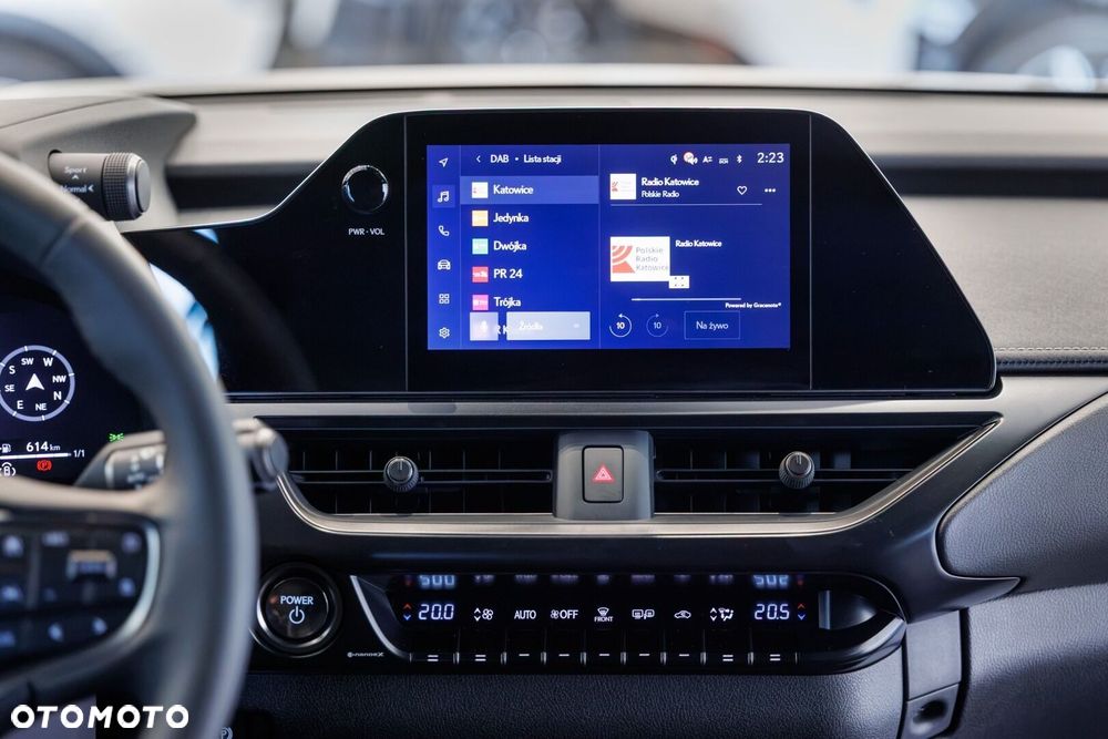 Lexus UX 300h Business - 33