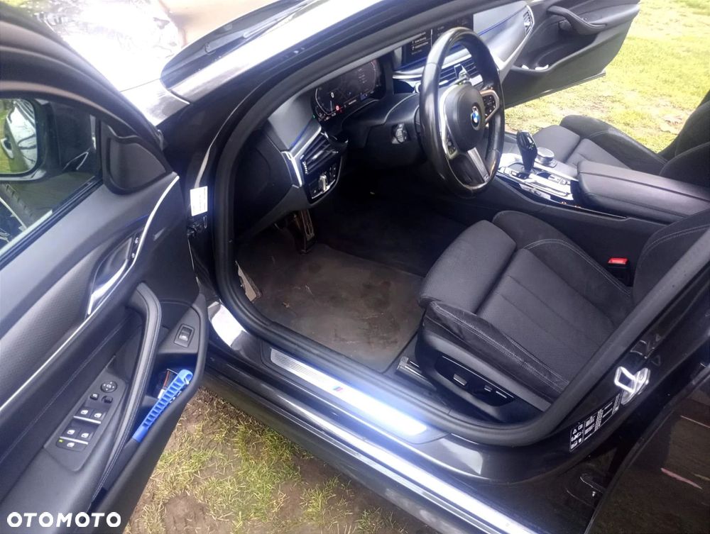 BMW Seria 5 520d xDrive - 11