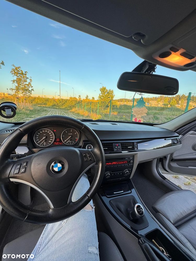 BMW Seria 3 320d Efficient Dynamics - 9