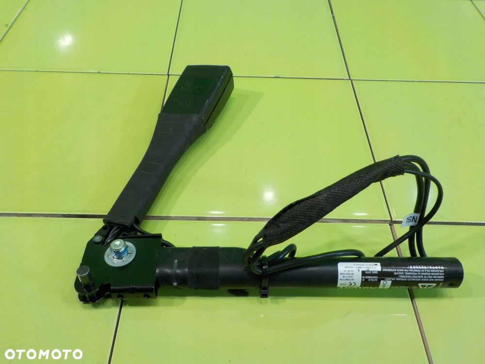 OPEL CORSA E 1.4 B 15r HB 5D napinacz zapinka pasa prawa przod 13427749 - 2