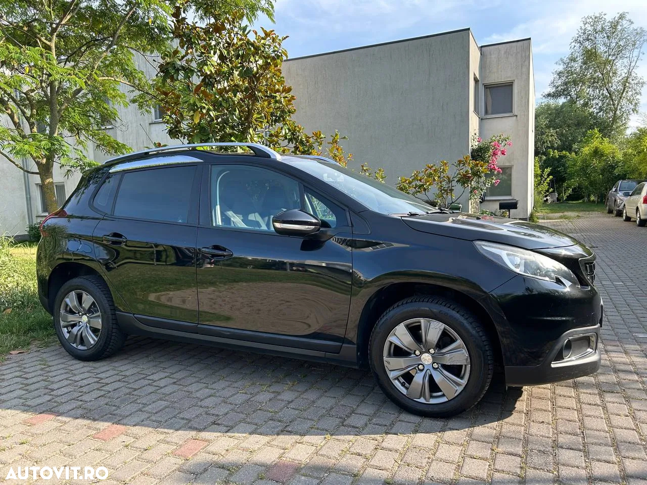 Peugeot 2008 1.2 PureTech Turbo EAT6 S&S Active - 11