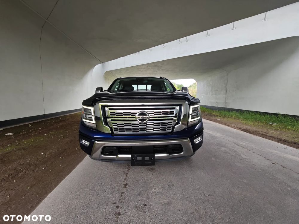Nissan Titan - 9