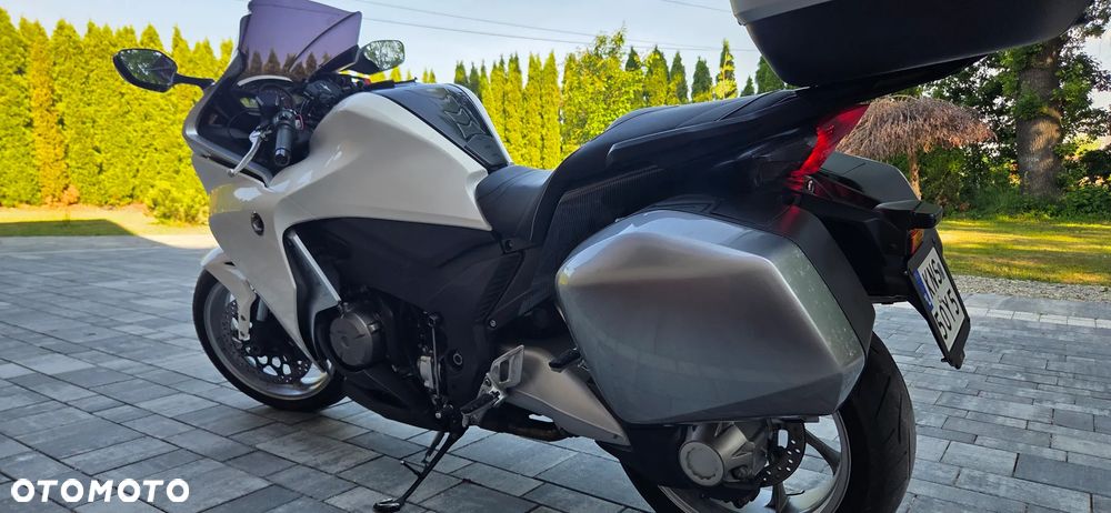 Honda VFR - 19