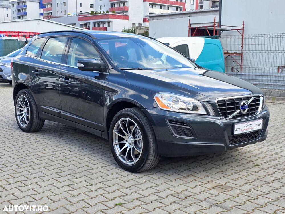 Volvo XC 60 D3 AWD Momentum - 2