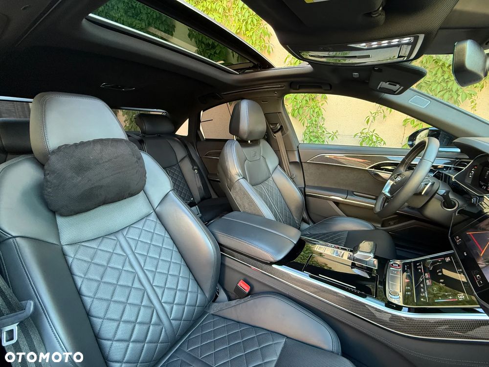 Audi S8 - 16