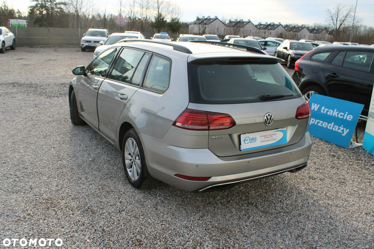 Volkswagen Golf - 8