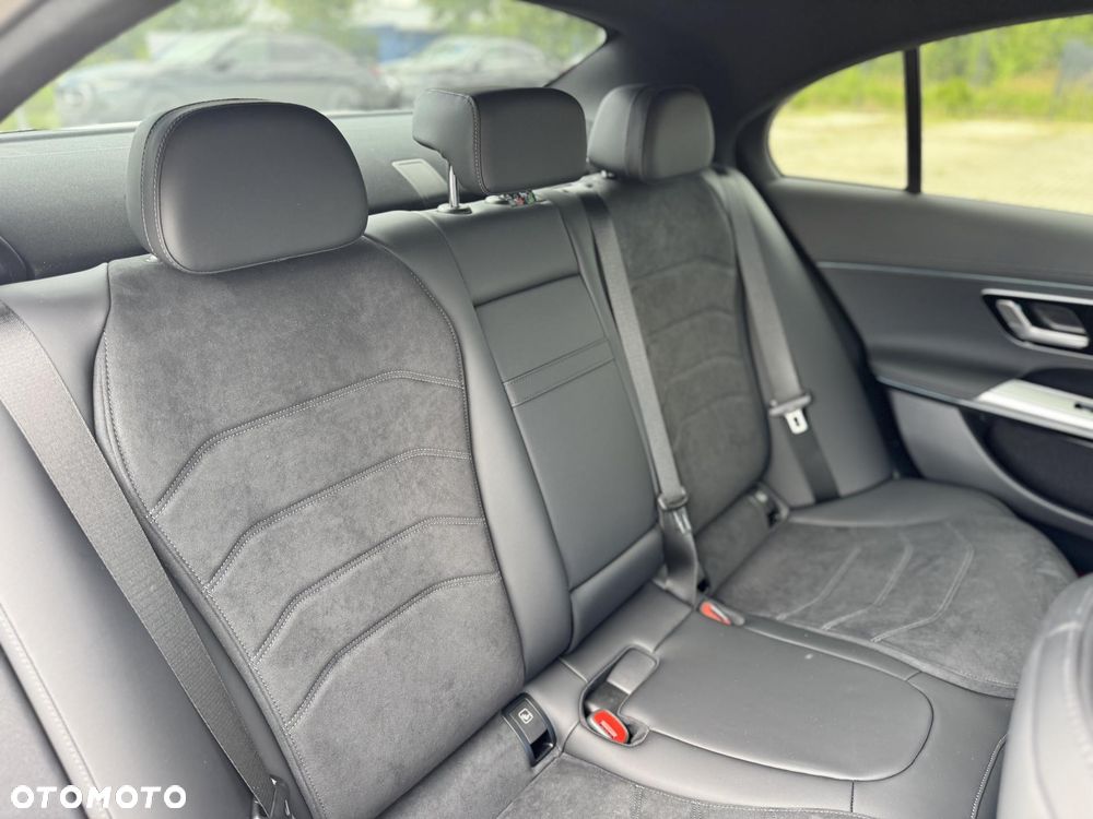 Mercedes-Benz Klasa E 220 d mHEV 4-Matic AMG 9G-Tronic - 15