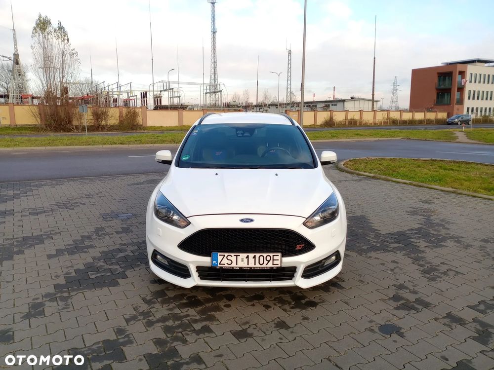 Ford Focus ST - 4