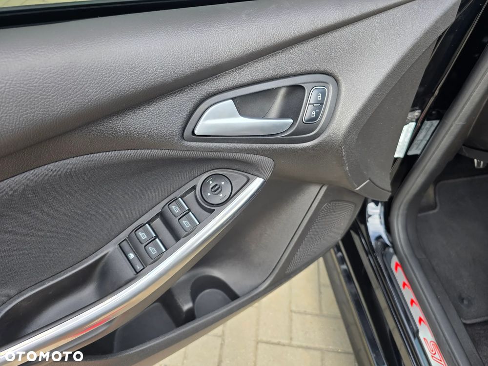 Ford Focus - 25