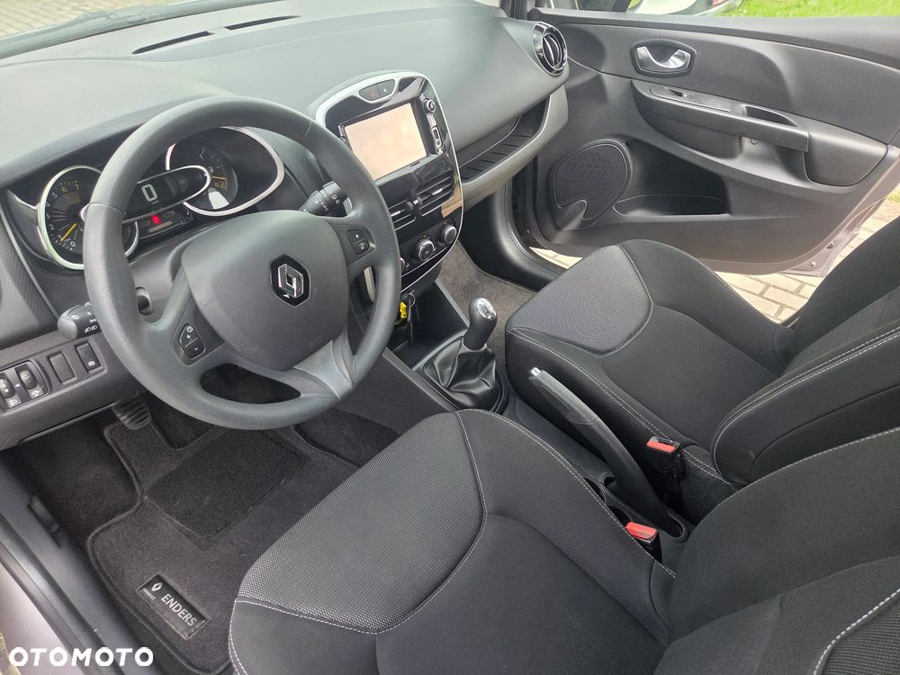 Renault Clio - 10