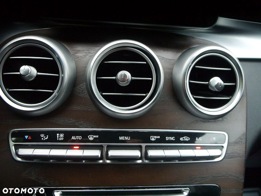 Mercedes-Benz GLC - 22