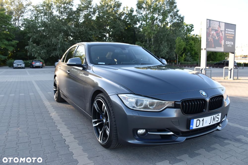 BMW Seria 3 328i Sport-Aut Sport Line - 17