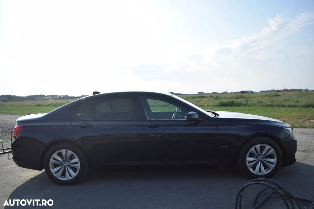 BMW Seria 7 750i Aut. - 6