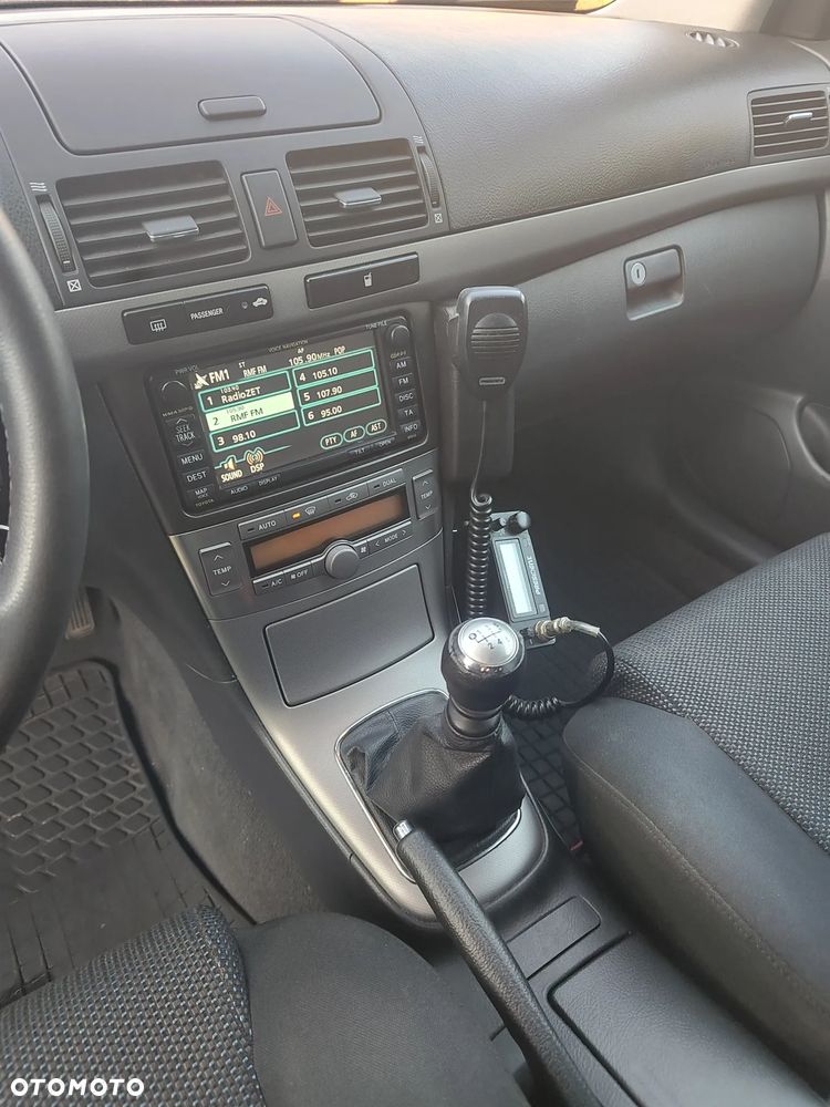 Toyota Avensis 2.0 D-4D - 6