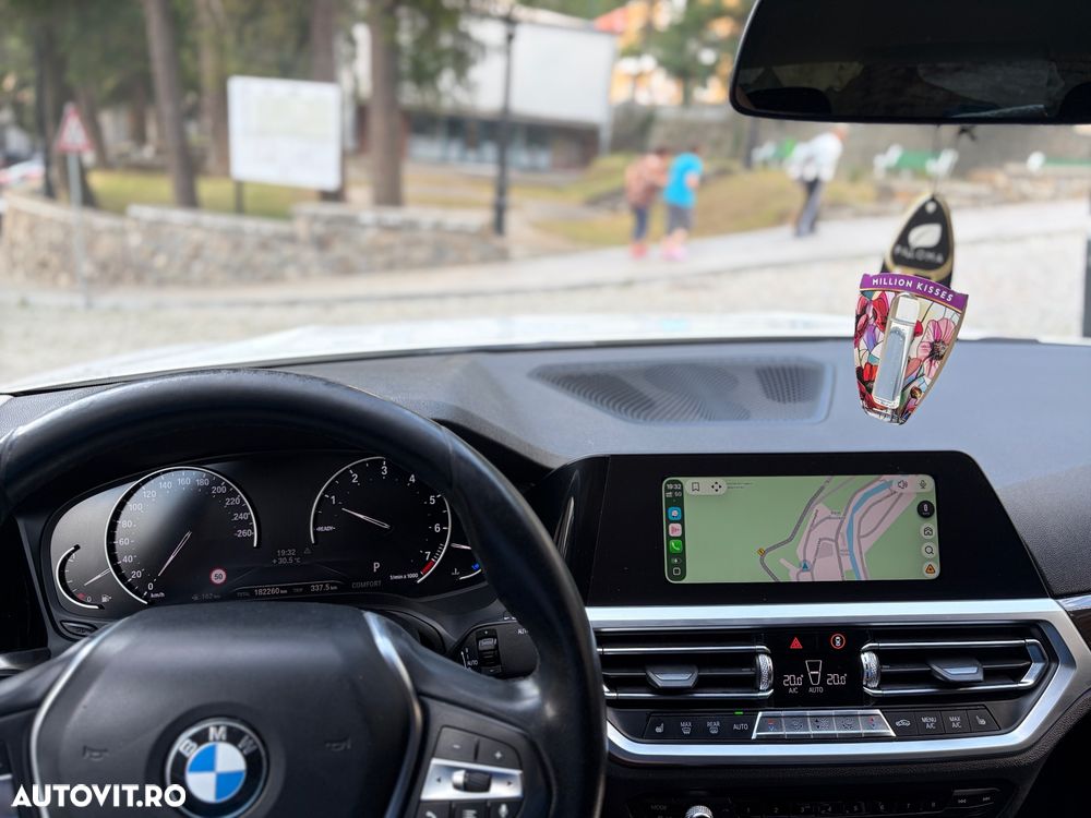 BMW Seria 3 320i AT - 7