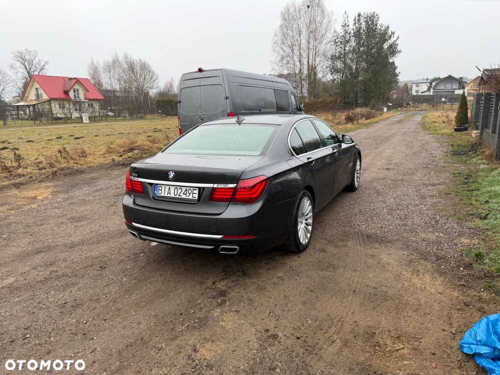 BMW Seria 7 740d xDrive Edition Exclusive - 11