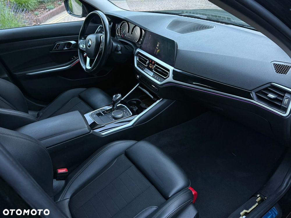 BMW Seria 3 318d Sport Line Shadow - 15