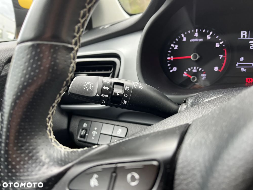 Kia Stonic 1.0 T-GDI L - 24
