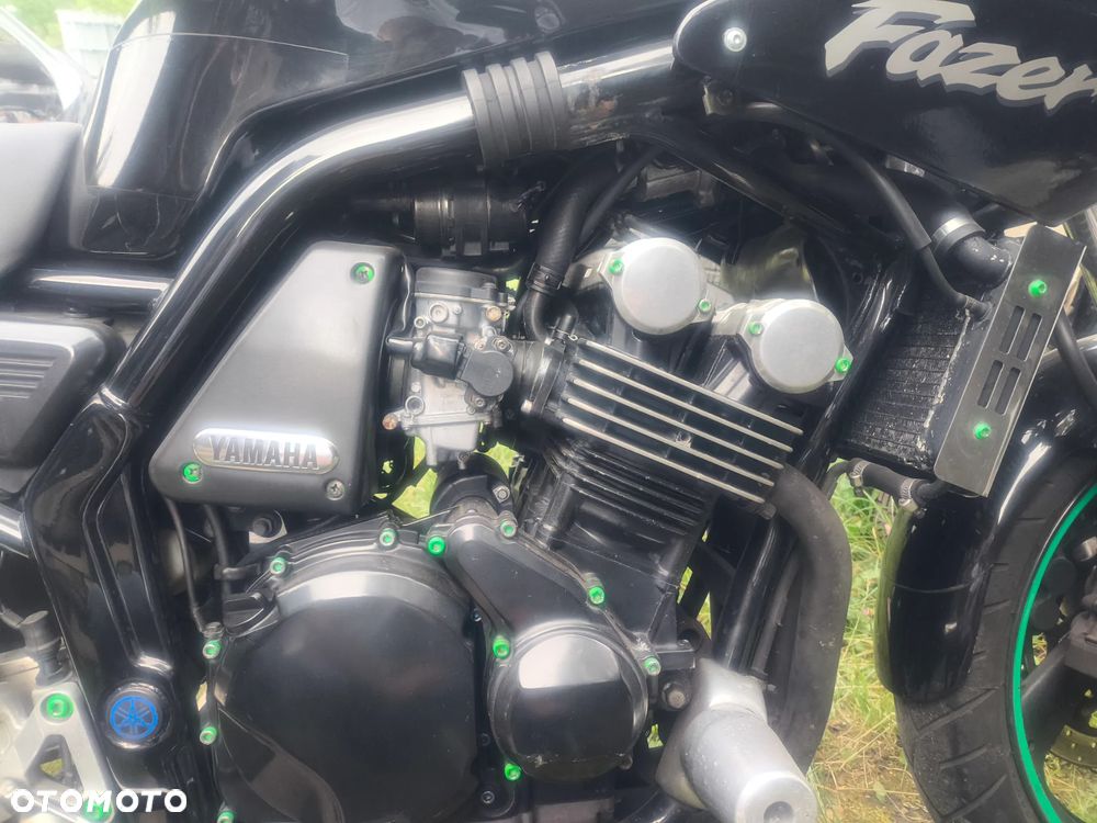 Yamaha FZS - 8