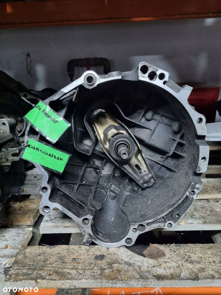 VOLKSWAGEN PASSAT B5 99-05 r. 2,3 B SKRZYNIA BIEGÓW 01A301231H+ - 1