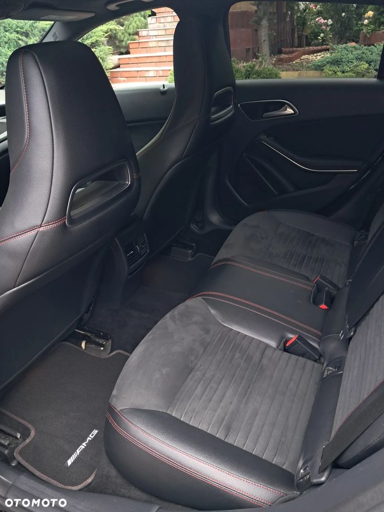 Mercedes-Benz CLA 250 4-Matic - 5