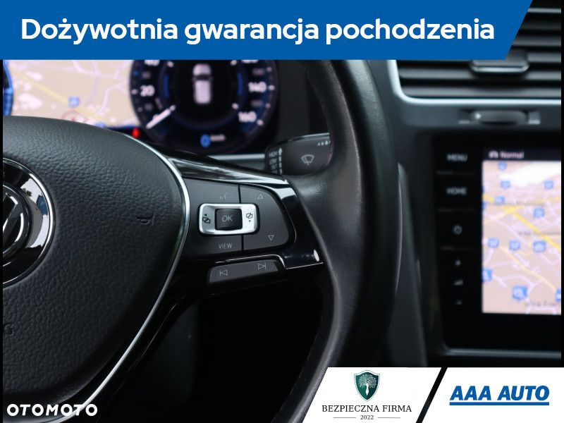 Volkswagen Golf - 22