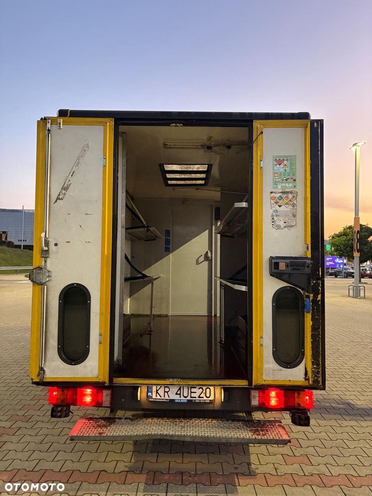 Mercedes-Benz Sprinter - 30