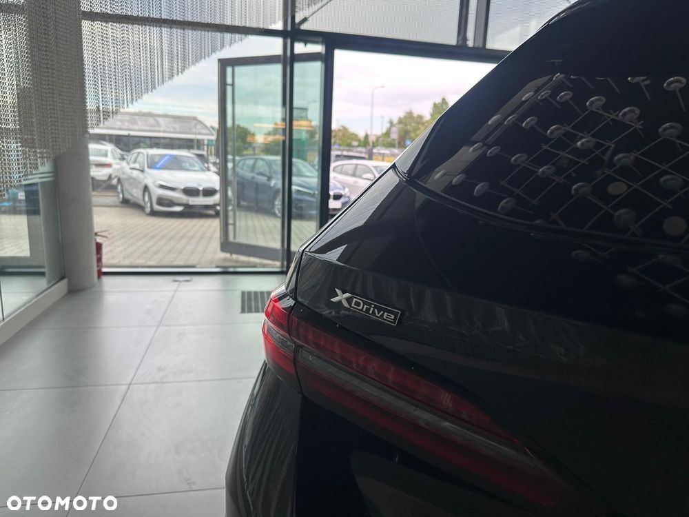 BMW Seria 5 530e xDrive PHEV M Sport - 13