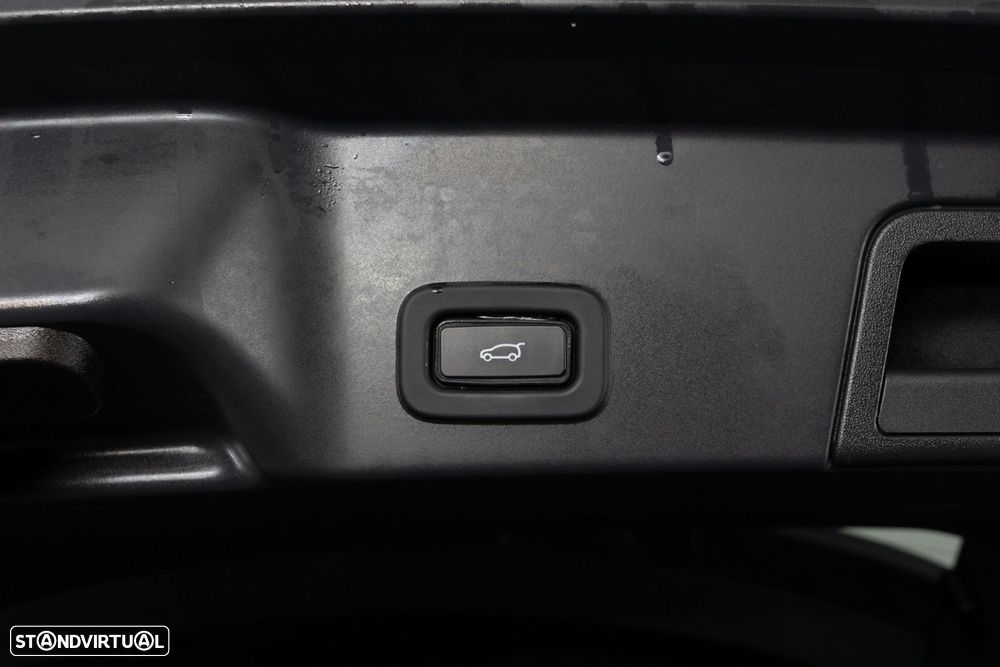 Land Rover Range Rover Evoque 1.5 P300e AWD Auto - 16