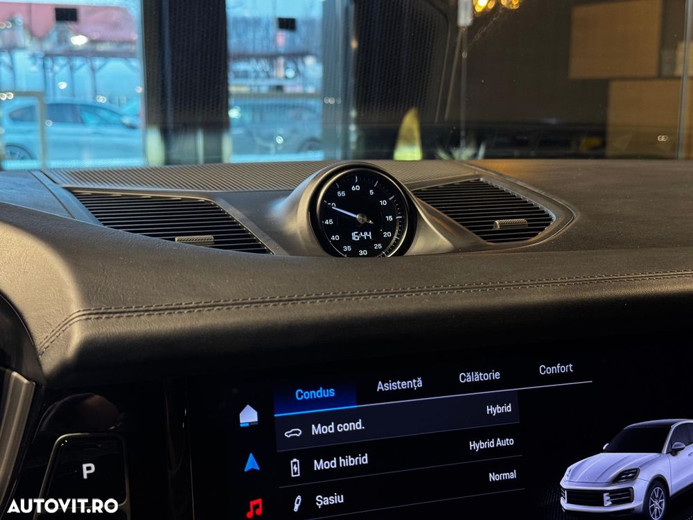 Porsche Cayenne Coupe E-Hybrid - 19