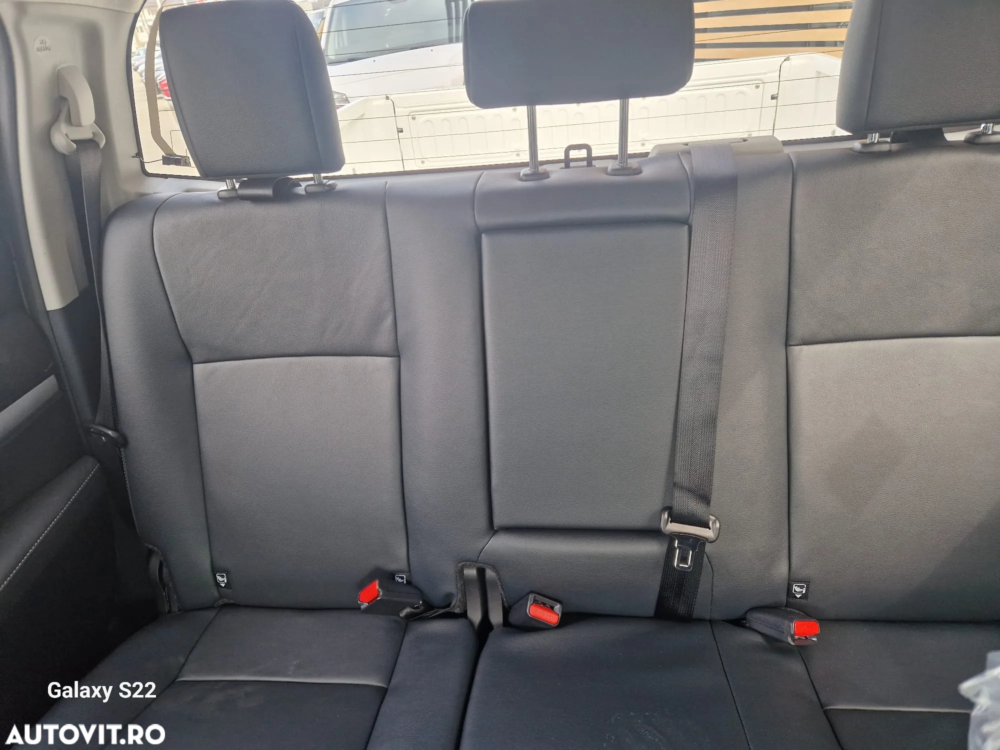 Toyota Hilux 2.8D 204CP 4x4 Double Cab AT MHEV Executive - 20