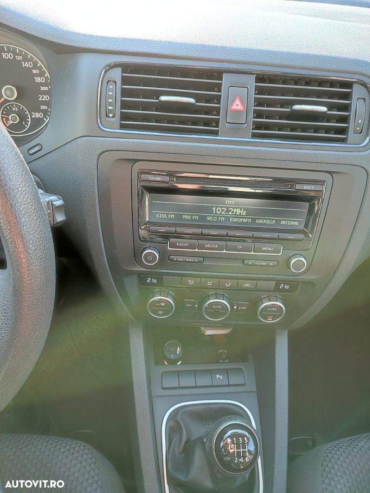 Volkswagen Jetta 1.2 TSI Trendline - 15