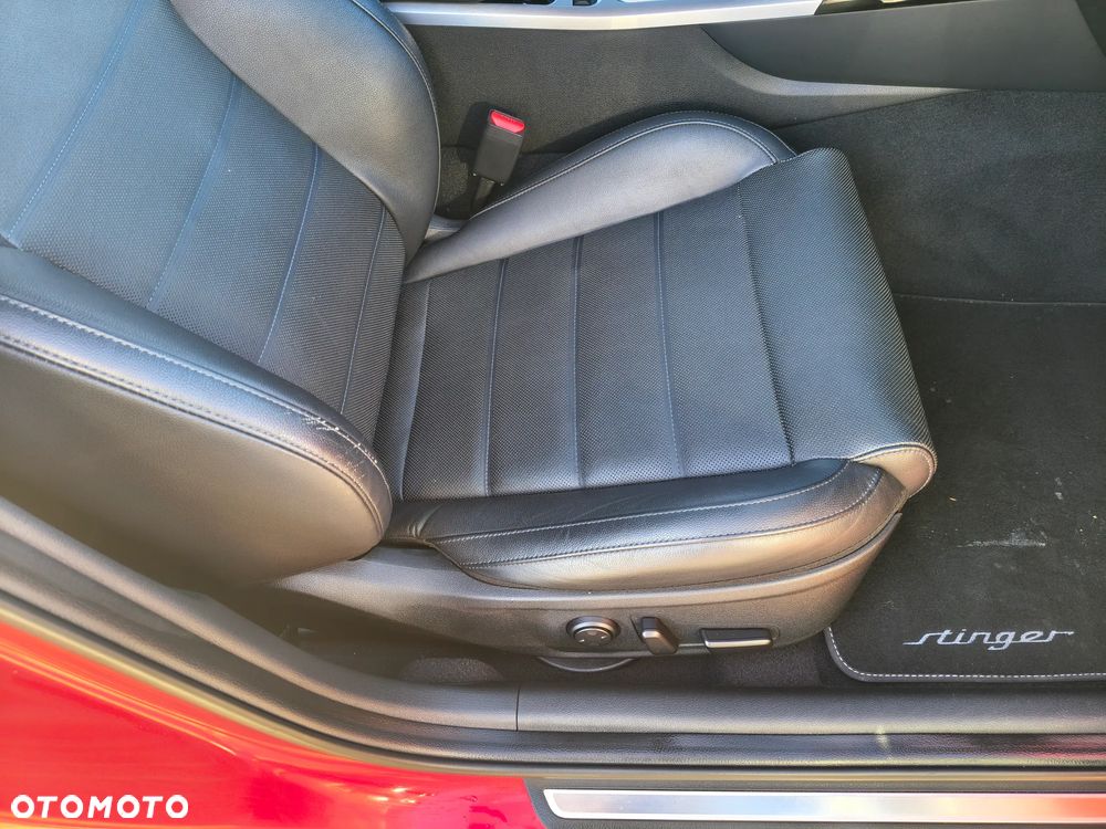 Kia Stinger 2.0 T-GDI GT Line - 28