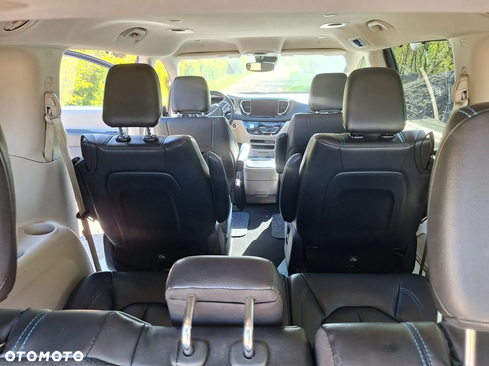 Chrysler Pacifica - 25