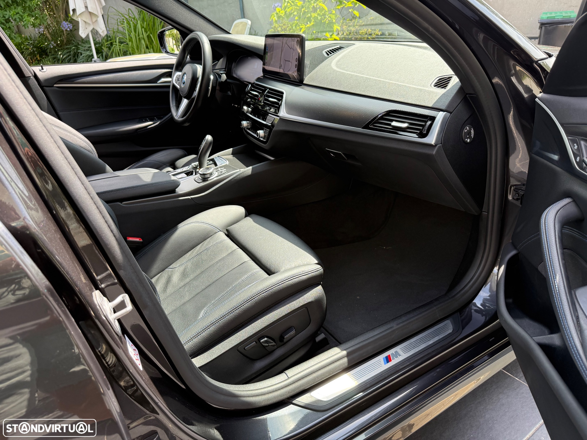 BMW 530 e Pack Desportivo M - 3