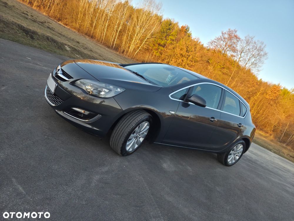 Opel Astra 1.7 CDTI DPF Cosmo - 11