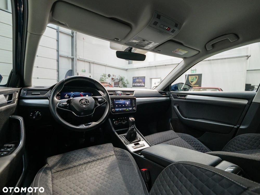 Skoda Superb 2.0 TDI SCR Ambition - 17