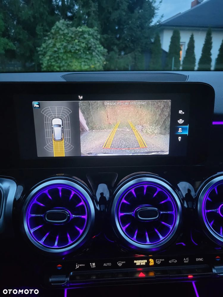 Mercedes-Benz GLB 200 d AMG Line 8G-DCT - 18