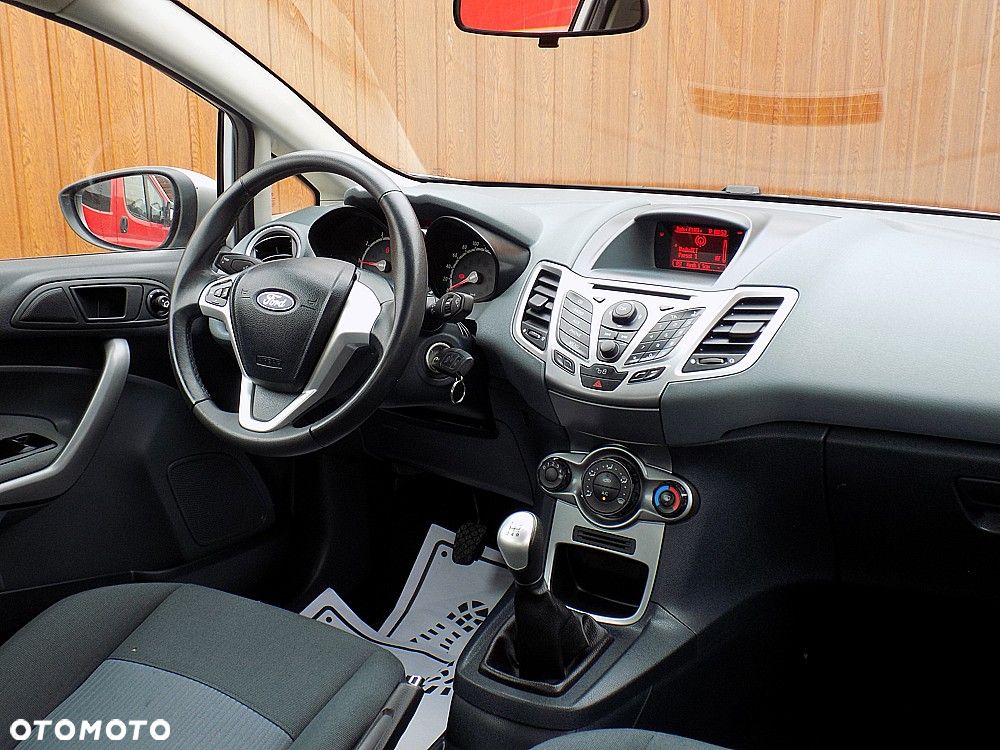Ford Fiesta 1.25 Champions Edition - 15
