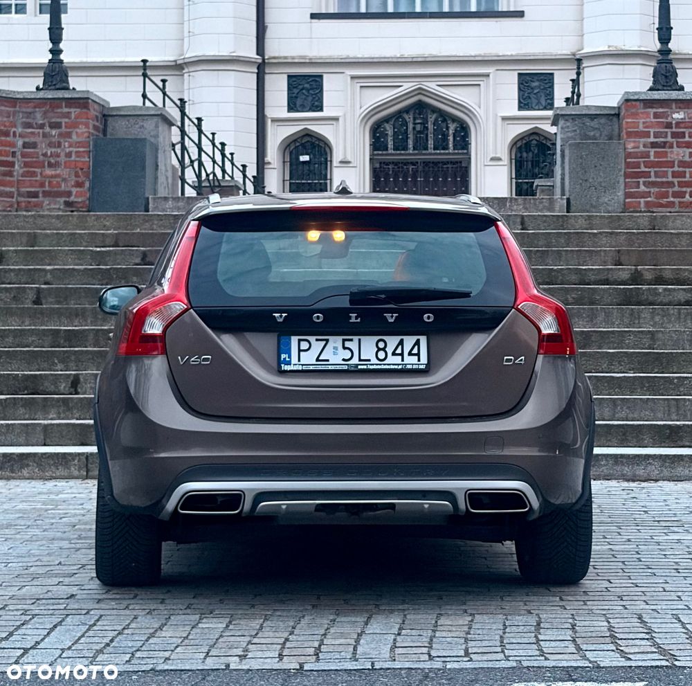 Volvo V60 Cross Country D4 Drive-E Summum - 4