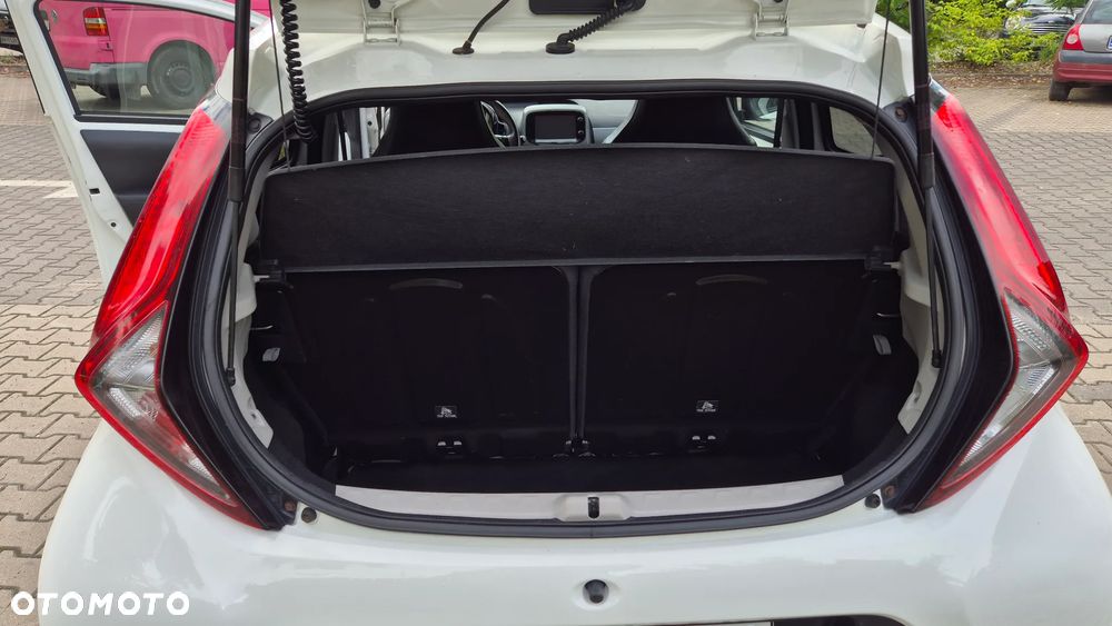 Toyota Aygo x-clusiv - 17